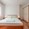 1 Bedroom Awesome Apartment In Kustici