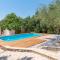 5 Bedroom Lovely Home In Posedarje