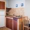 Two-Bedroom Apartment In Grebastica