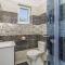 Lovely Apartment In Opric With Wifi - Opric