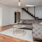 Beautiful Home In Zmijavci With Wifi