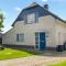 Gorgeous Home In Makkum With Kitchen - Makkum