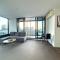 Astonishing 2B2B UpperWestSide Residence Opposite Southern Cross Station