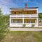 2 Bedroom Lovely Apartment In Jurandvor