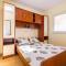 Nice Apartment In Rtina With Wifi