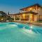 4 Bedroom Beautiful Home In Turcic