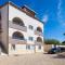 Lovely Apartment In Stara Novalja