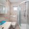 Cozy Home In Turanj With Jacuzzi