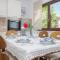 Three-Bedroom Holiday Home In Donji Prolozac
