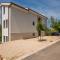 3 Bedroom Gorgeous Home In Klimno