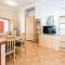 Two-Bedroom Apartment In Grebastica