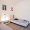 3 Bedroom Cozy Home In Grubine