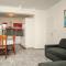 Two-Bedroom Apartment In Okrug Donji