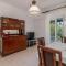 Cozy Apartment In Ika With Kitchen