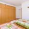 Three-Bedroom Holiday Home In Radovcici