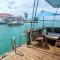 Shrimpy's Waterfront Hostel and Crew Quarters - Marigot