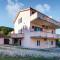 Cozy Apartment In Nevidane With Kitchen - Neviđane