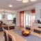 Amazing Home In Valbandon