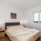 Gorgeous Home In Stinica With Wifi