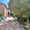 Gorgeous Home In Eyragues