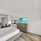 Huge 2BD Miami beach with beach service -720 - Miami Beach