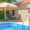Two-Bedroom Holiday Home In Lisane Tinjske