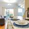 Jennifer's Providence Escape Private Apartment with Relaxing Deck - بروفيدينس