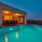 4 Bedroom Stunning Home In Brodarica