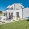 4 Bedroom Beautiful Home In Banjole