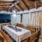 Holiday Home Bok