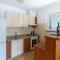 5 Bedroom Stunning Apartment In Ploce