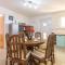Holiday Home Bok
