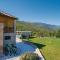 Amazing Home In Zagvozd With Jacuzzi