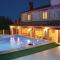 3 Bedroom Nice Home In Plovanija