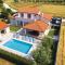 4 Bedroom Cozy Home In Vodnjan