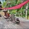 Main River Retreat hot tub, canoe with trolling motor - 春丘