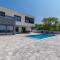 Awesome Home In Smrika
