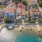 Beach Front Home In Grebastica - Гребаштица