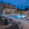 Amazing Home In Cabrunici With Jacuzzi