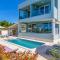 4 Bedroom Awesome Home In Fazana