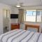 Beach Retreat - Bring your own linen