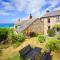 White Rose, Cornish Cottage With Sea Views & Private Garden By Beach