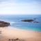 Sheldrake, Spacious Villa, Panoramic Sea-views, Large Garden, By Beach