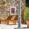 Nice Home In Cres With Wifi