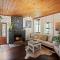 Bellbird Rise Off-Grid Cottage