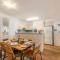 Skyline, 4,12 Thurlow Avenue - Unit with stunning views, air conditioning and Wi-Fi