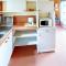Awesome StaCaravan In Chef-Boutonne - Chef-Boutonne