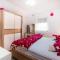 Beautiful Apartment In Posedarje
