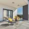 5 Bedroom Amazing Home In Galizana