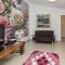 One-Bedroom Apartment In Vir